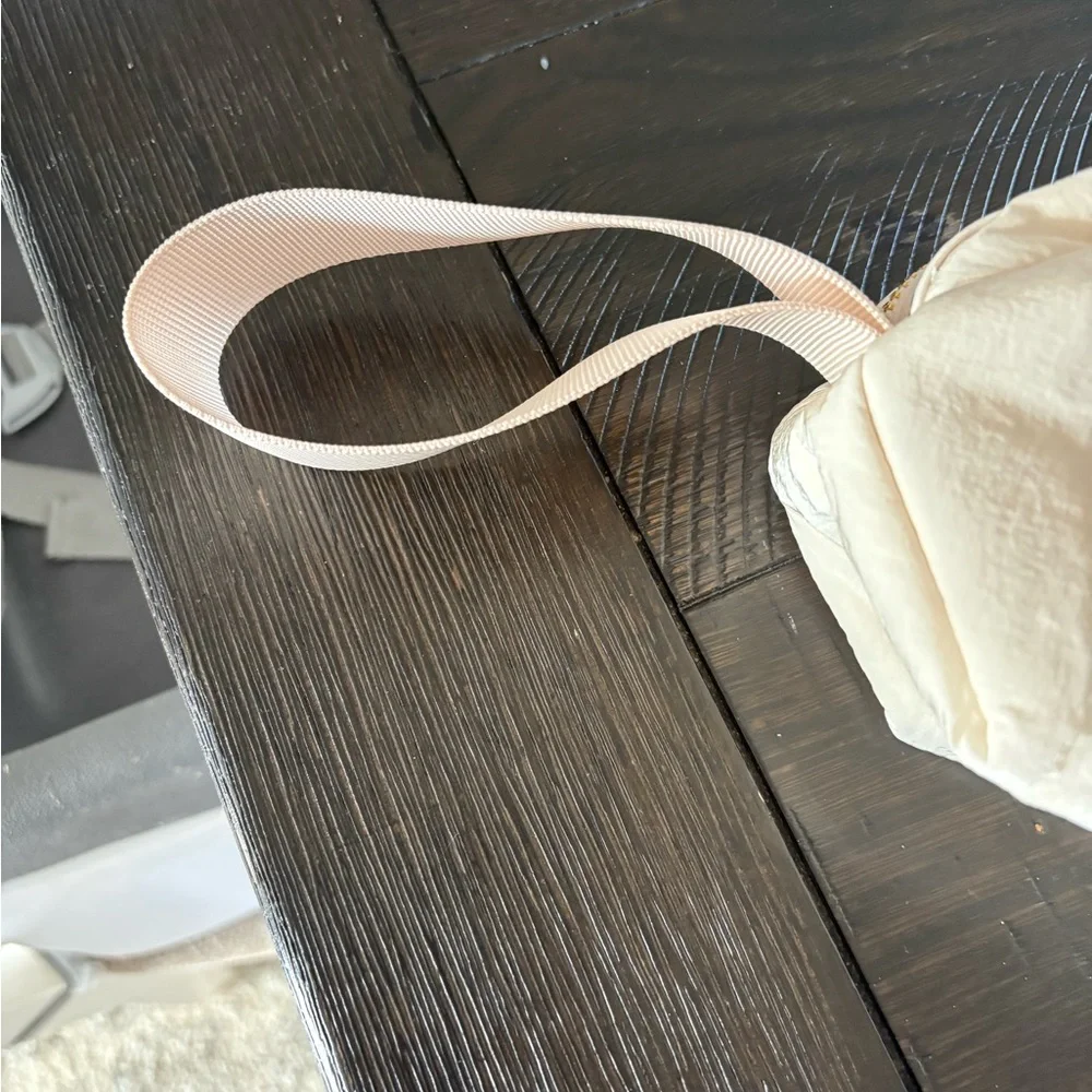 Burberry beauty cosmetic pouch